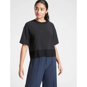 Athleta Zephyr Crop Tee Short Sleeve Crew Neck Black Top Ribbed Details Medium